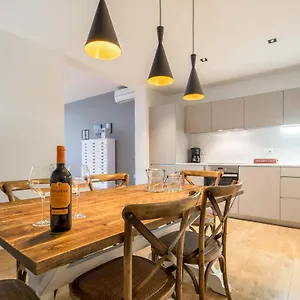Rent Top Rambla Catalunya Apartment